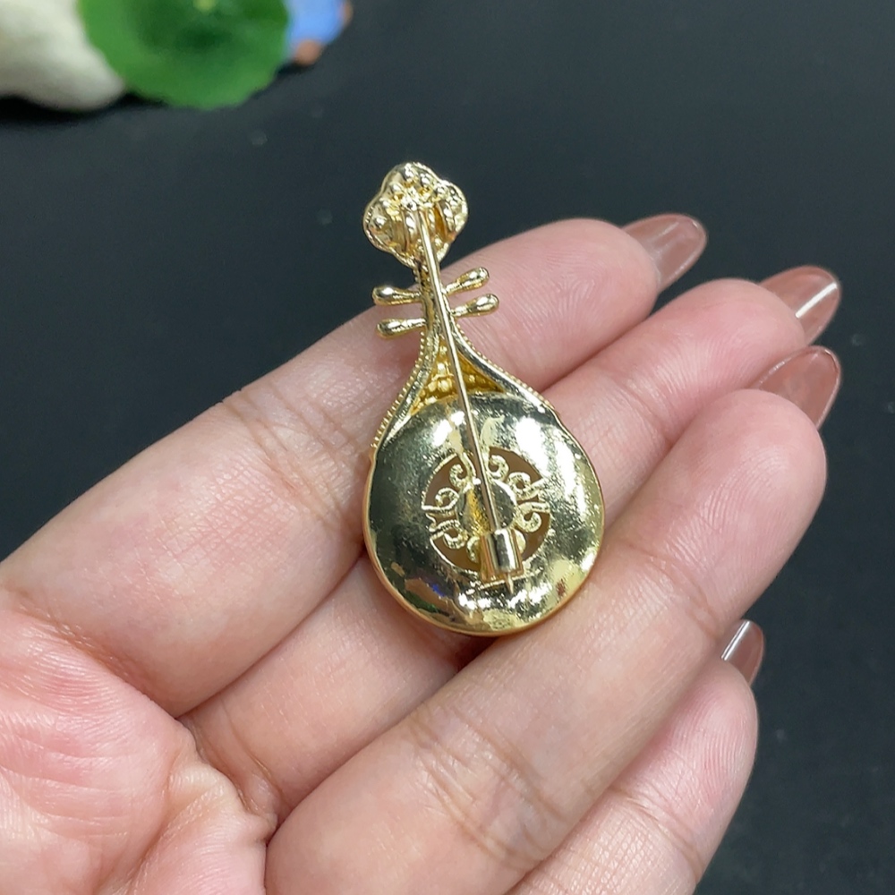 H34010733 Hetian Jade Inlaid Brooch