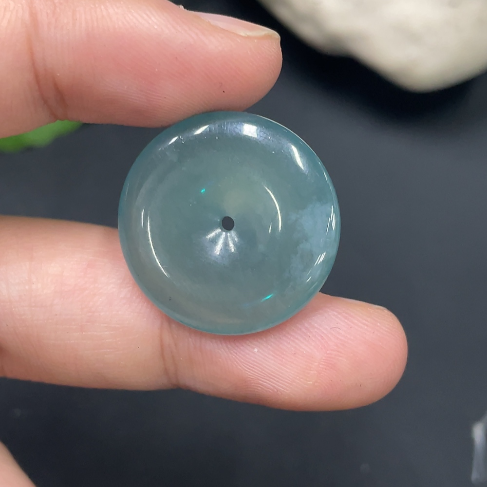 F15644389 JadeitePeace Pendant