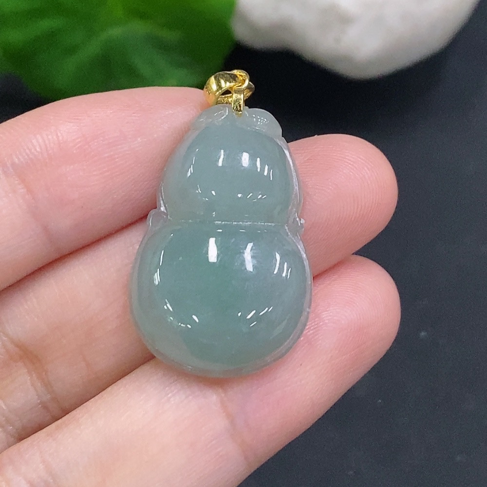 F34962137 Jadeite Gourd Pendant Non-Gold Inlaid Total Weight Approximately 5.6g
