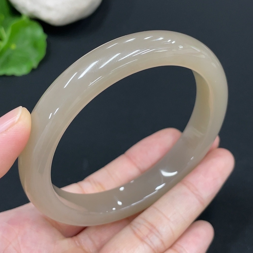 H28246498 Hetian Jade Round Bracelet Size 60.4 Total Weight Approx. 53.6g