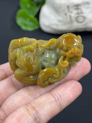F42953043 翡翠貔貅挂件 货品总重约49.4g
