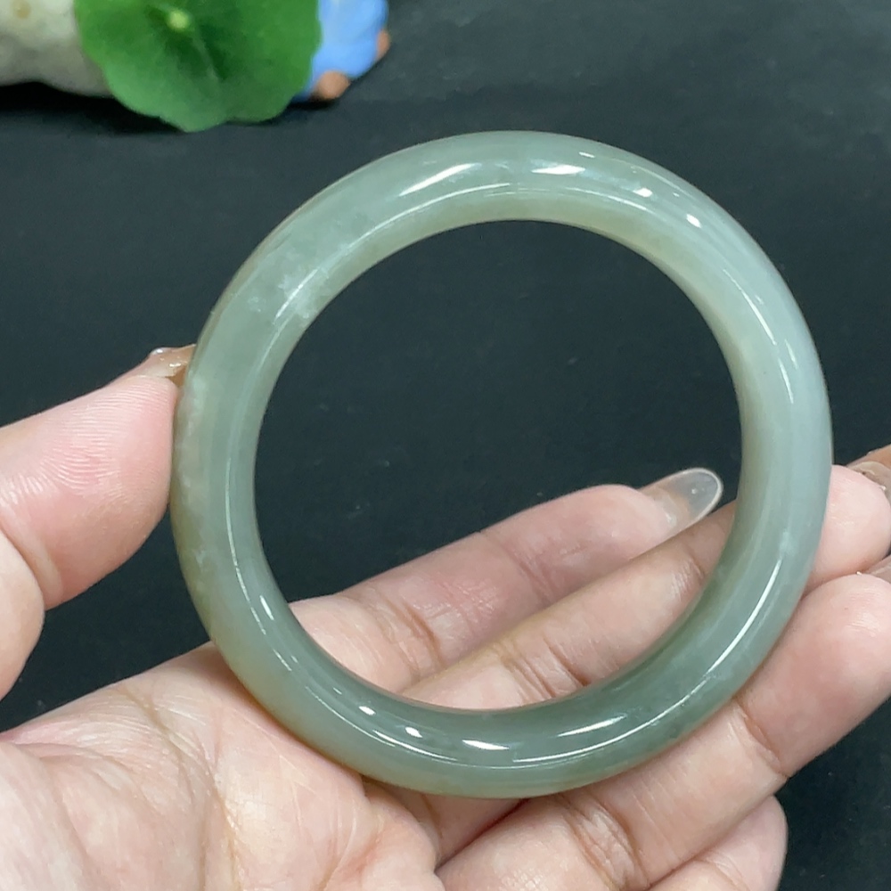 H32700450 Hetian Jade Round Bangle Size 55.8 Total Weight Approx. 55g