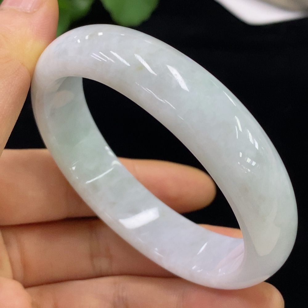 F33912252 Jadeite Imperial Concave Bangle 56.1/49.4 Size Total Weight Approx. 54.15g