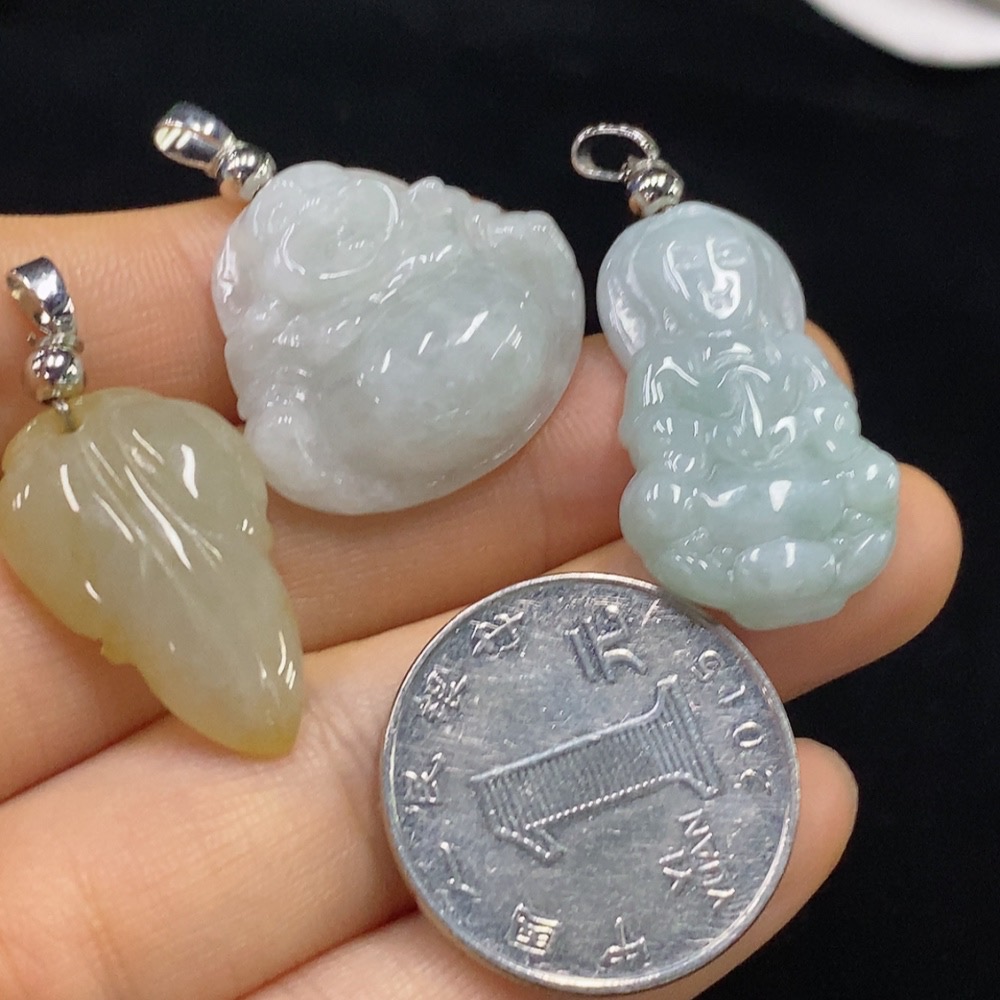 F33911678 Jadeite Pendants Sell as a Lot Non-Gold