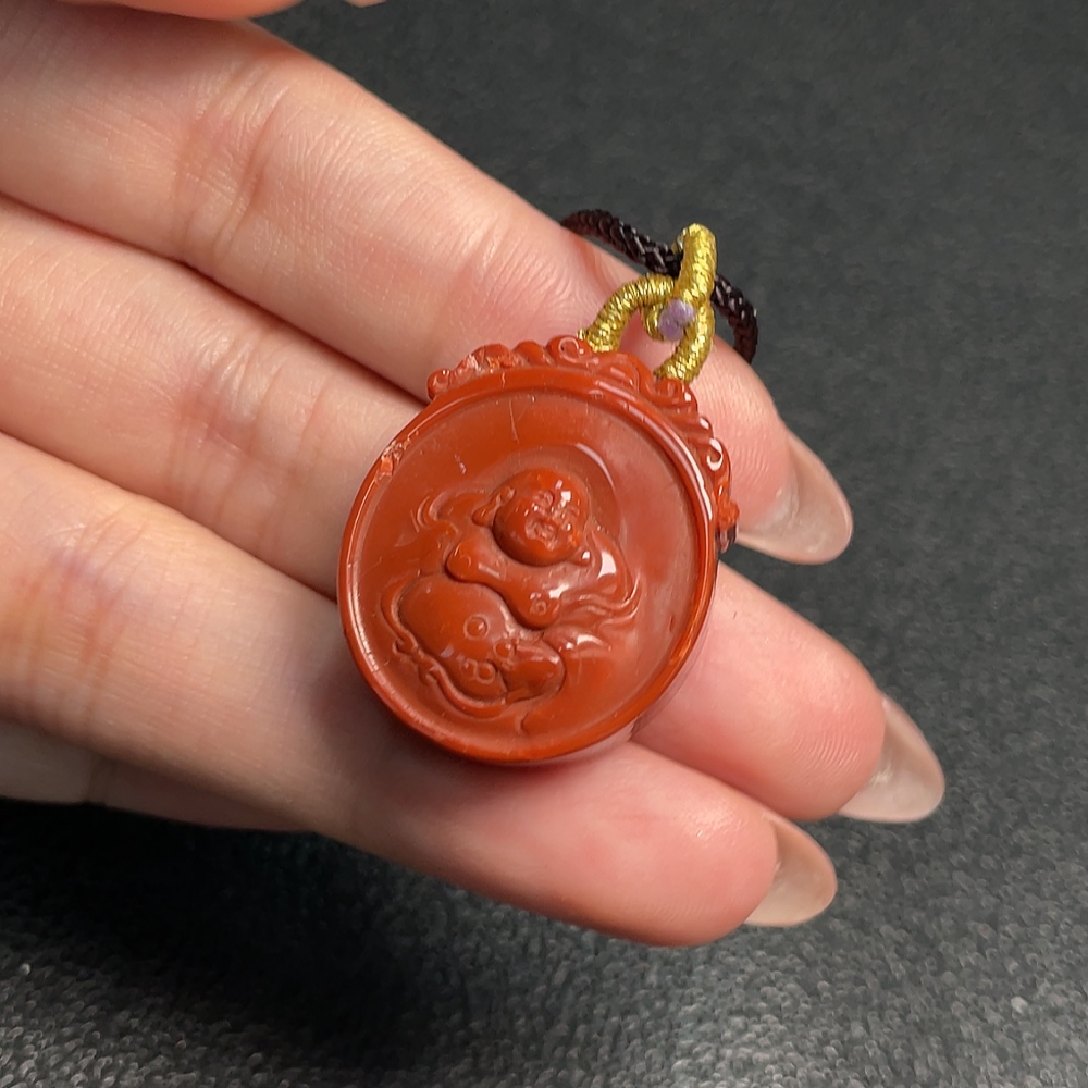 C33870848 Red Agate Pendant with Visible Organic Matter, Total Weight Approximately 13.32g Including String