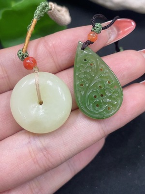 H34062405 Hetian Jade Pendant      Peace Knot + Antique-style Plaque     Total Weight (with cord): Approx. 12.3g