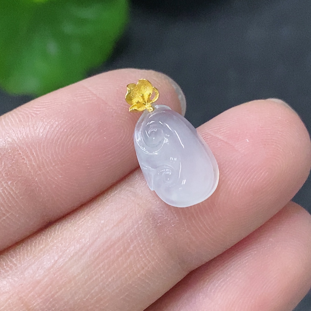 F34953688 Jadeite Ruyi Pendant with 18k Gold Clasp, Total Weight Approx. 0.77g