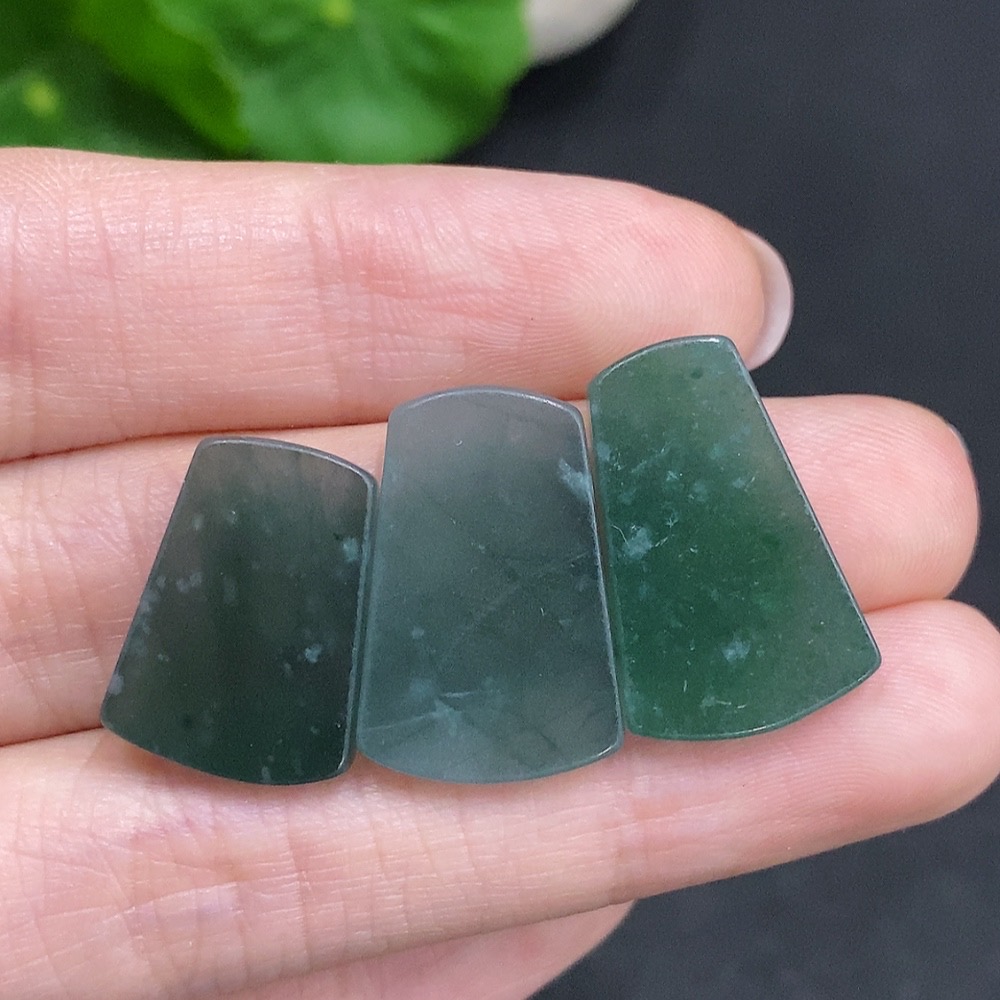 F34968239 Jadeite Pendants Sell as a Lot