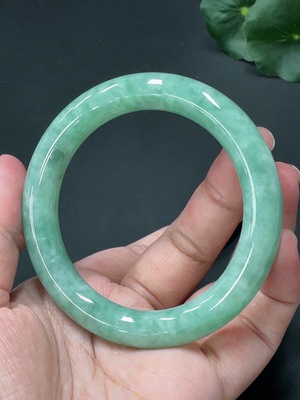 F18956833 JadeiteRound Bangle, Size 54.9, Total Weight 57.378g