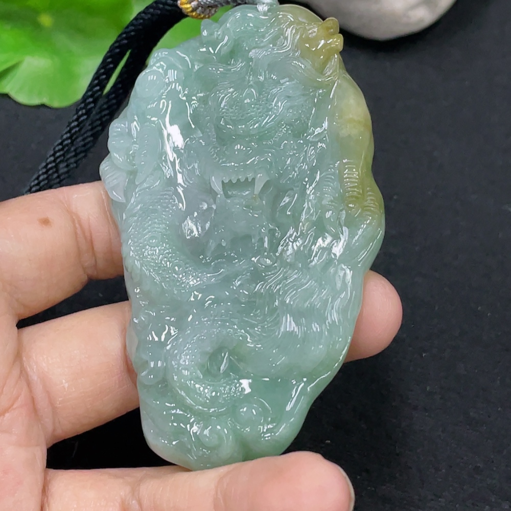 F31611523 Jadeite Dragon Pendant Total Weight Approximately 67.4g (Including Rope Weight)