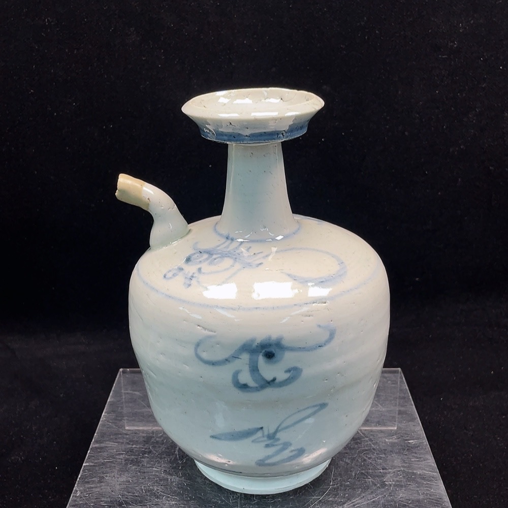 W32764576 Porcelain Repaired Ming Blue and White Dish-Mouth Vase (subject to the actual item)