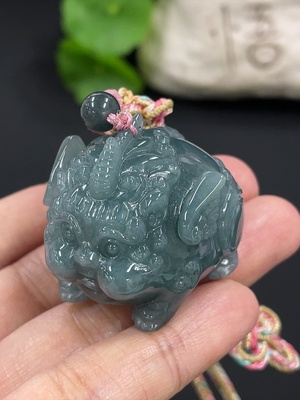 F41926778 翡翠手把件 货品总重约53.55g  非金