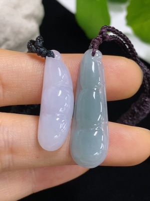 F41940818 翡翠福豆挂件 一手走