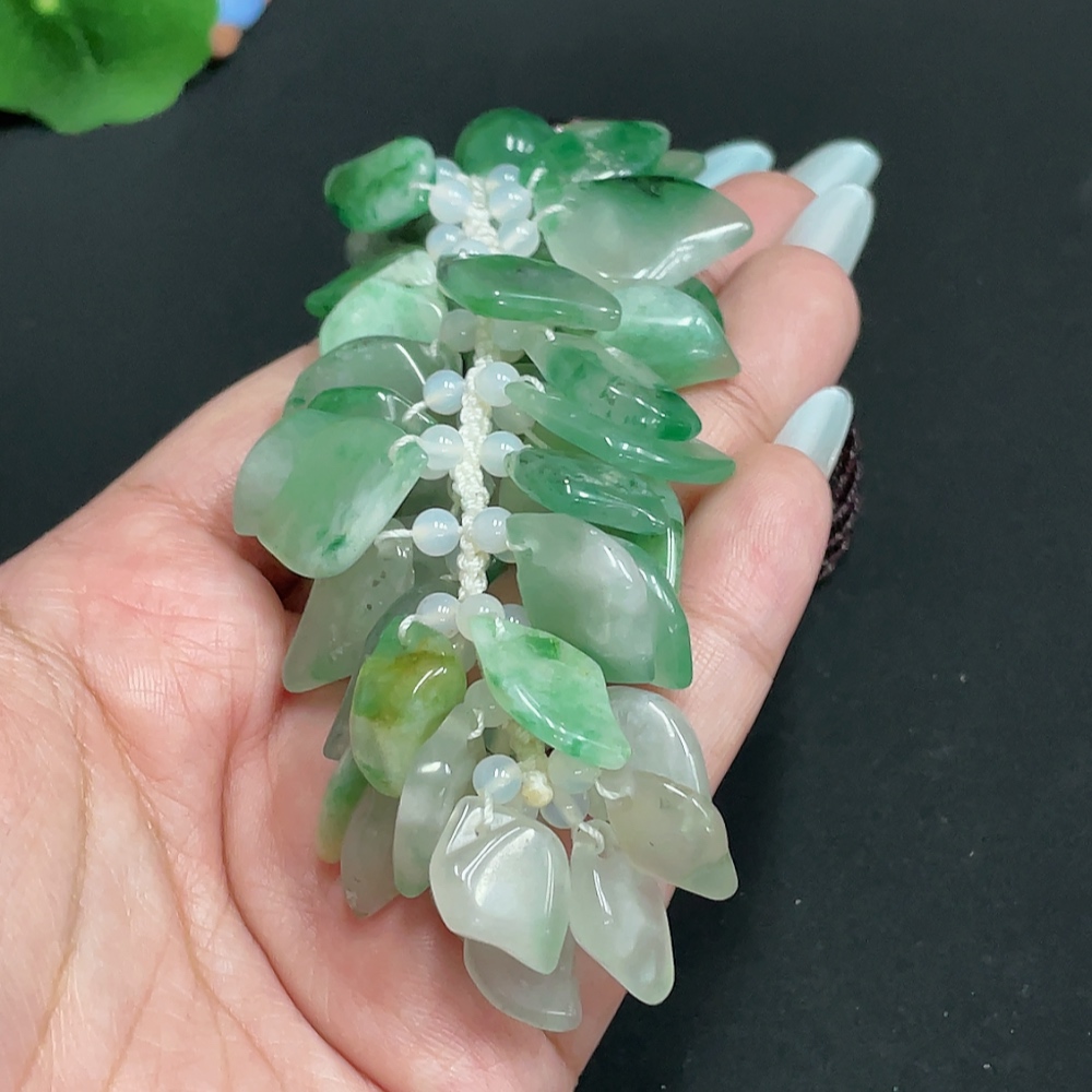 H31599232 African Emerald (Dulong Jade) Pendant