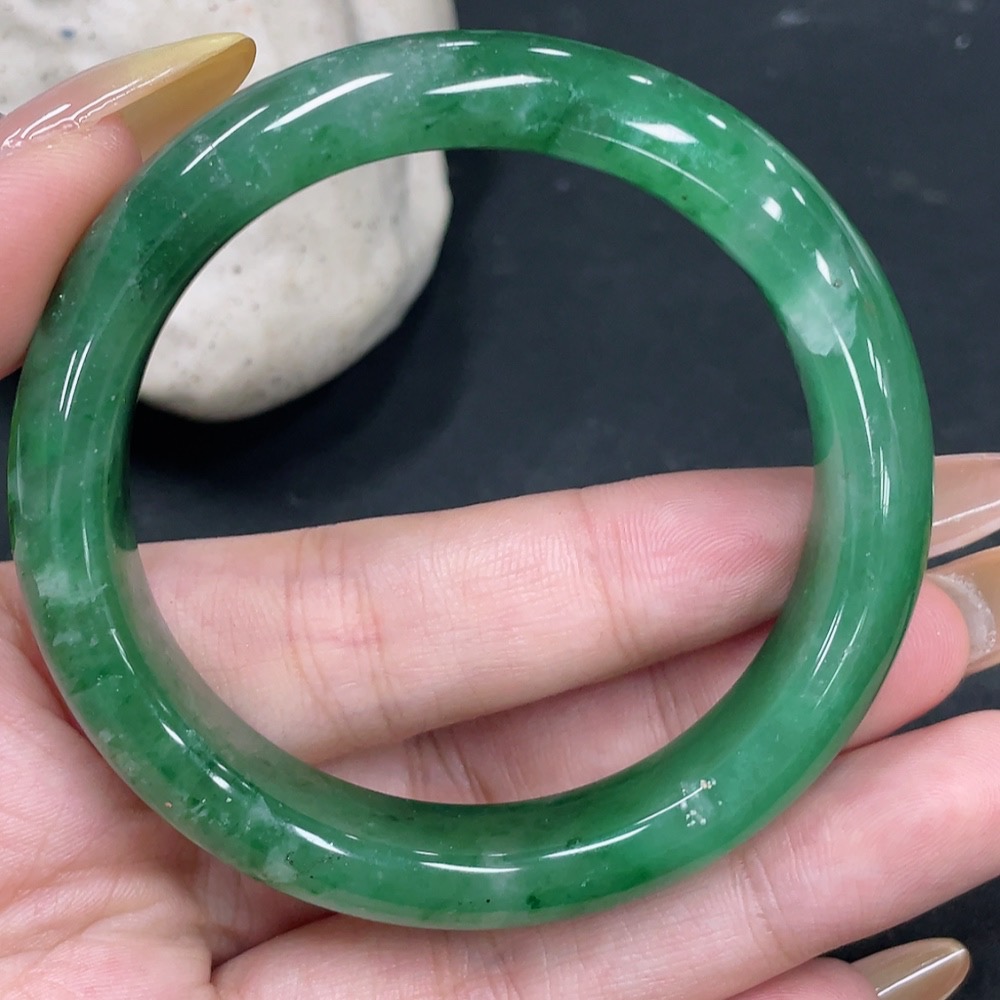 H32705144 African Emerald (Dulong Jade) Round Bracelet Size 51.5 Total Weight Approx. 38.8g
