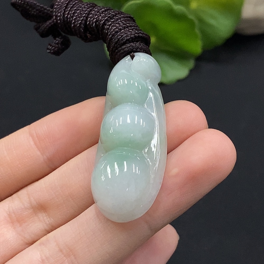 F35114852 Jadeite Lucky Bean Pendant, Total Weight Approx. 12.7g