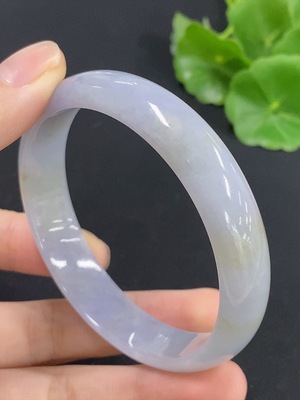 F46585299 翡翠正圈手镯 圈口58.4 货品总重约42.16g