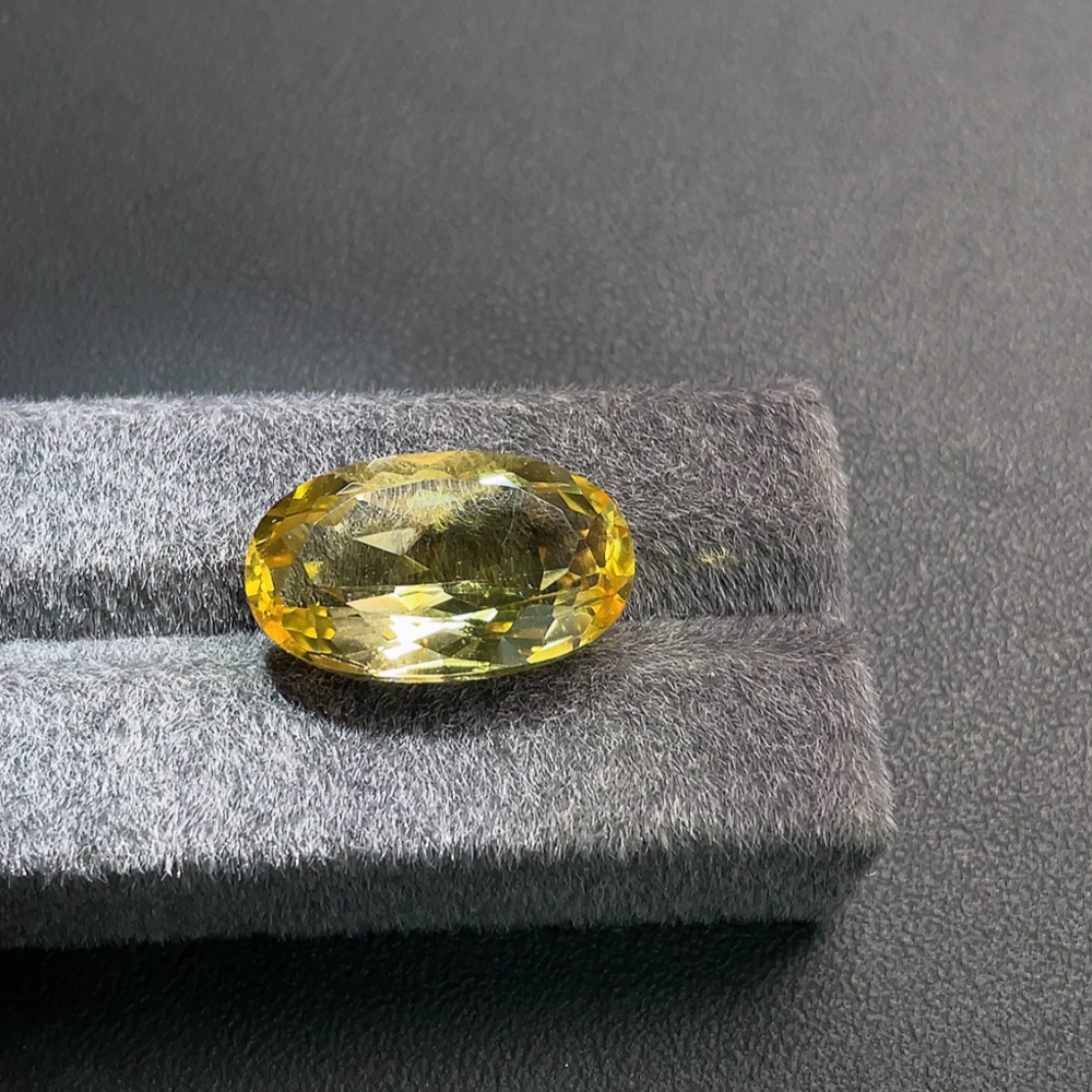 C22535912 Crystal Rough Stone Total Weight Approx. 21.94 Carats