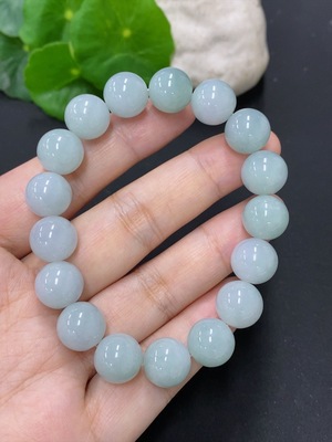 F46615598 翡翠手串 货品总重量约45.9克 卡11.5mm左右