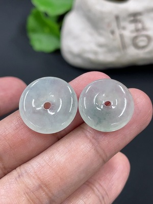 F42952236 翡翠挂件平安扣 一手走