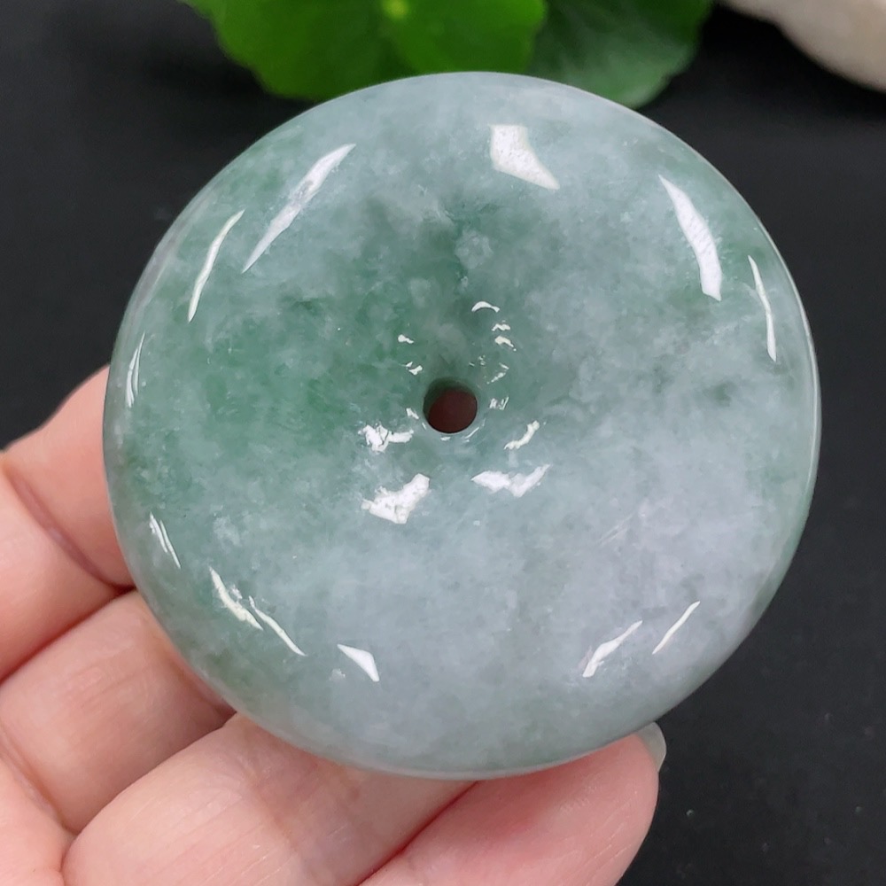 F30548165 JadeitePeace Knot Pendant