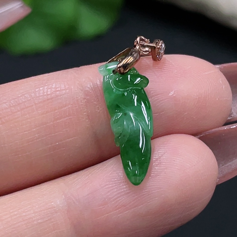 F26031712 Jadeite Pendant Non-Gold Inlaid