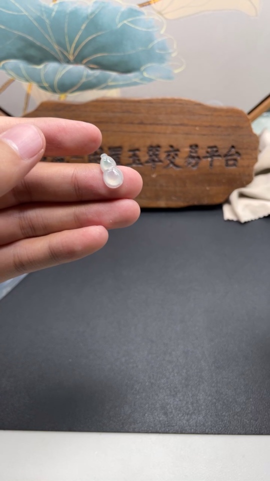 F07430366 Jadeite Gourd Inlay Piece