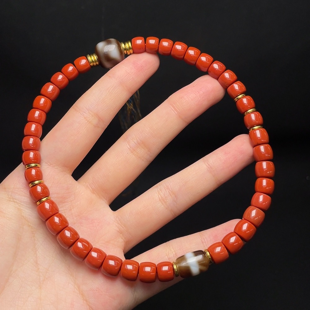 C33937063 South Red Agate Bead Strand with Visible Organic Matter, Non-Natural Accent Stones, Non-Gold, Total Weight Approx. 34.3g, Size About 7.7mm