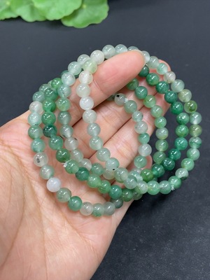 H42987981 非洲翠(独龙玉)手串 卡5.9mm左右 货品总重约35.9g