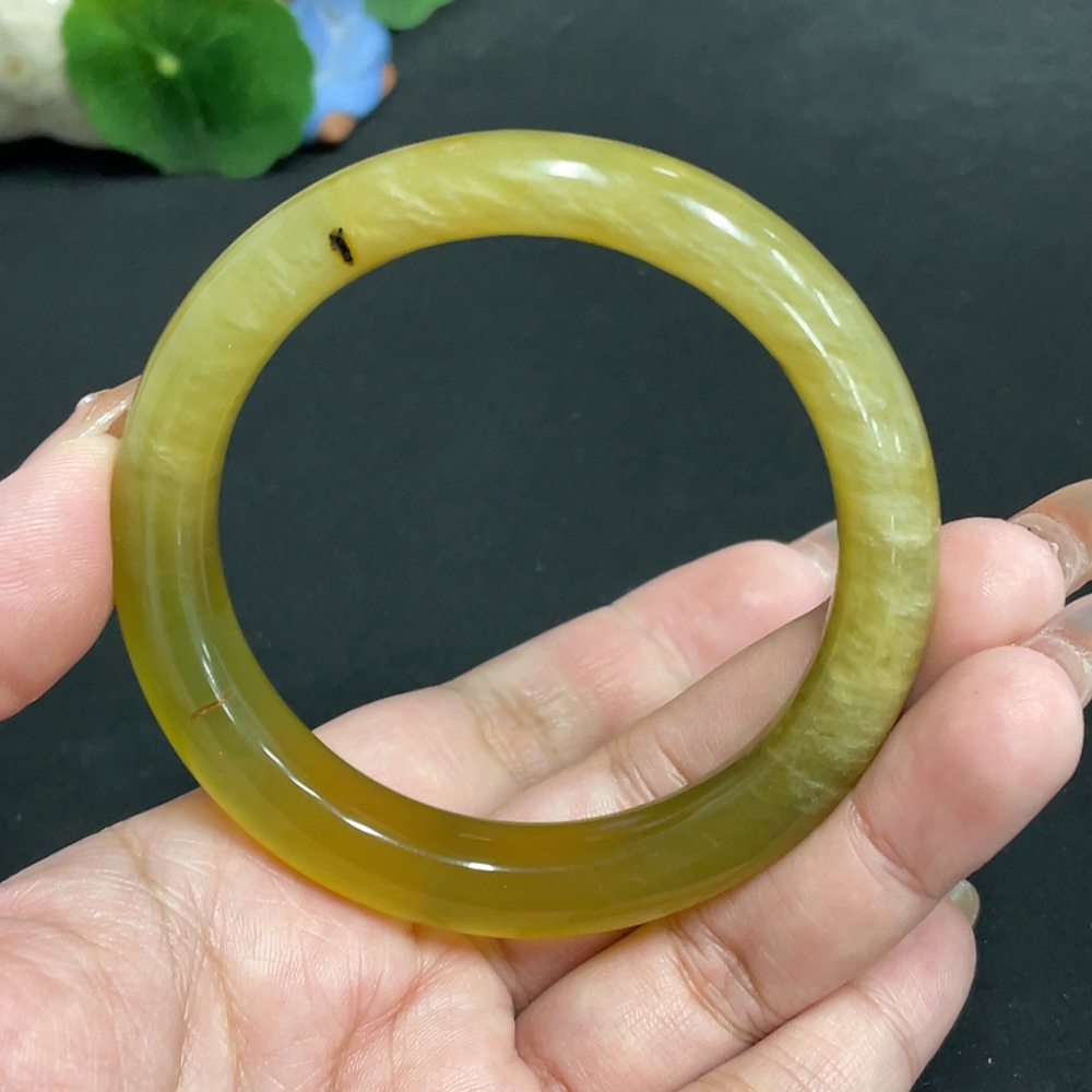 H32699674 Xiuyu (Serpentine Jade) Regular Bracelet