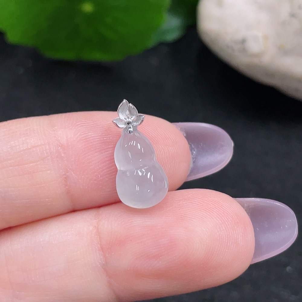 F33918248 Jadeite Gourd Pendant 18K Gold Total Weight Approx. 0.7g