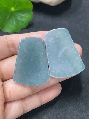 F33912945 翡翠挂件 一手走