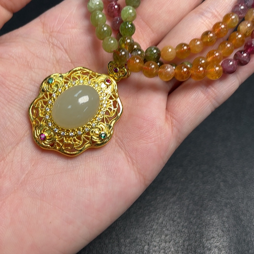C34952230 Tourmaline Bead Bracelet with Other Mineral Inclusions, Visible Organic Matter, Paired with Hetian Jade, Total Non-Gold Weight Approx. 29.93g, Bead Size 5mm