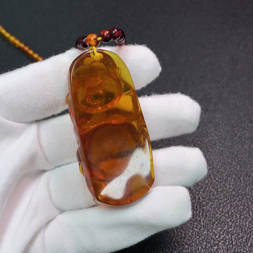 C34006693 Amber Beeswax Pendant Total Weight Approx. 24.52g with Chain