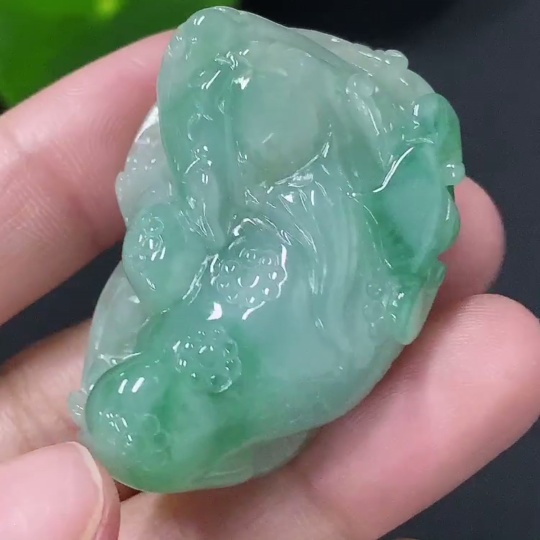 F31587694 JadeitePendant Golden Toad