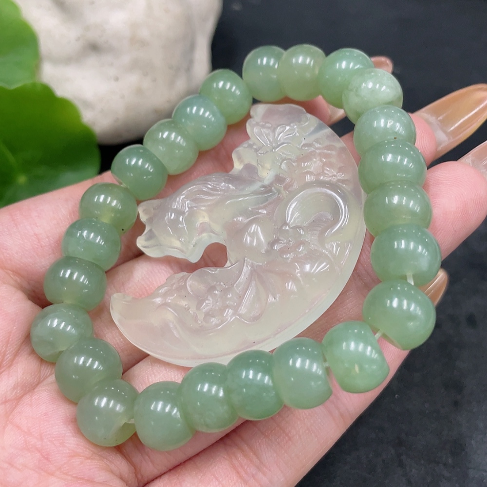 H32796764 Xiuyu (serpentine jade)