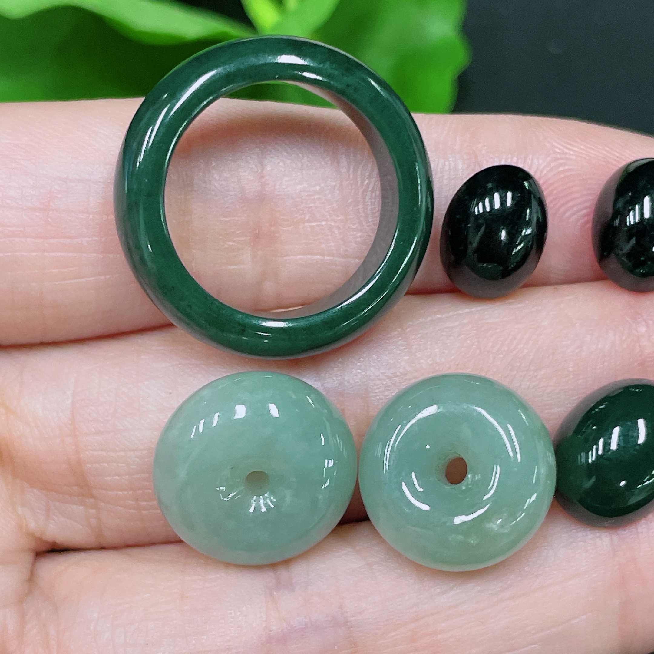 F33892360 Jadeite Beads with Cabochon and Ring Sell as a Lot Size 14