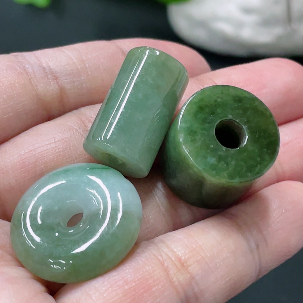 F33935348 Jadeite Pendant Sell as a Lot