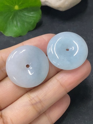 F33912379 Jadeite Pendant Sell as a Lot