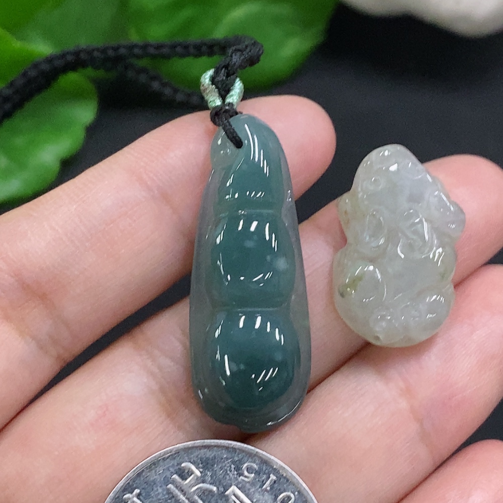 F34962705 Jadeite Pendants Sell as a Lot