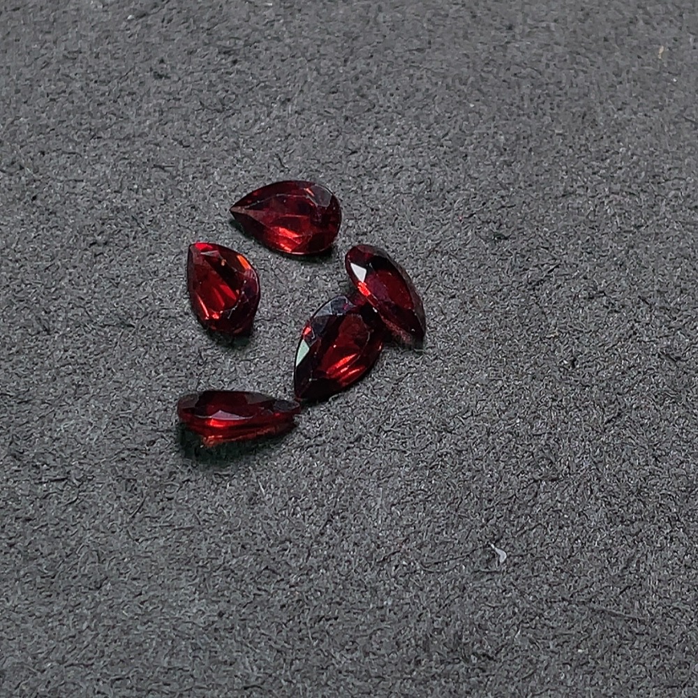 C33855621 Garnet Loose Stone Total Weight Approx.4.695ct Sell as a Lot