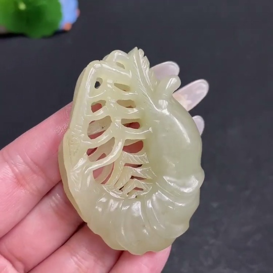 H28243696 Hetian Jade Pendant Shrimp Total Weight About 38.8g