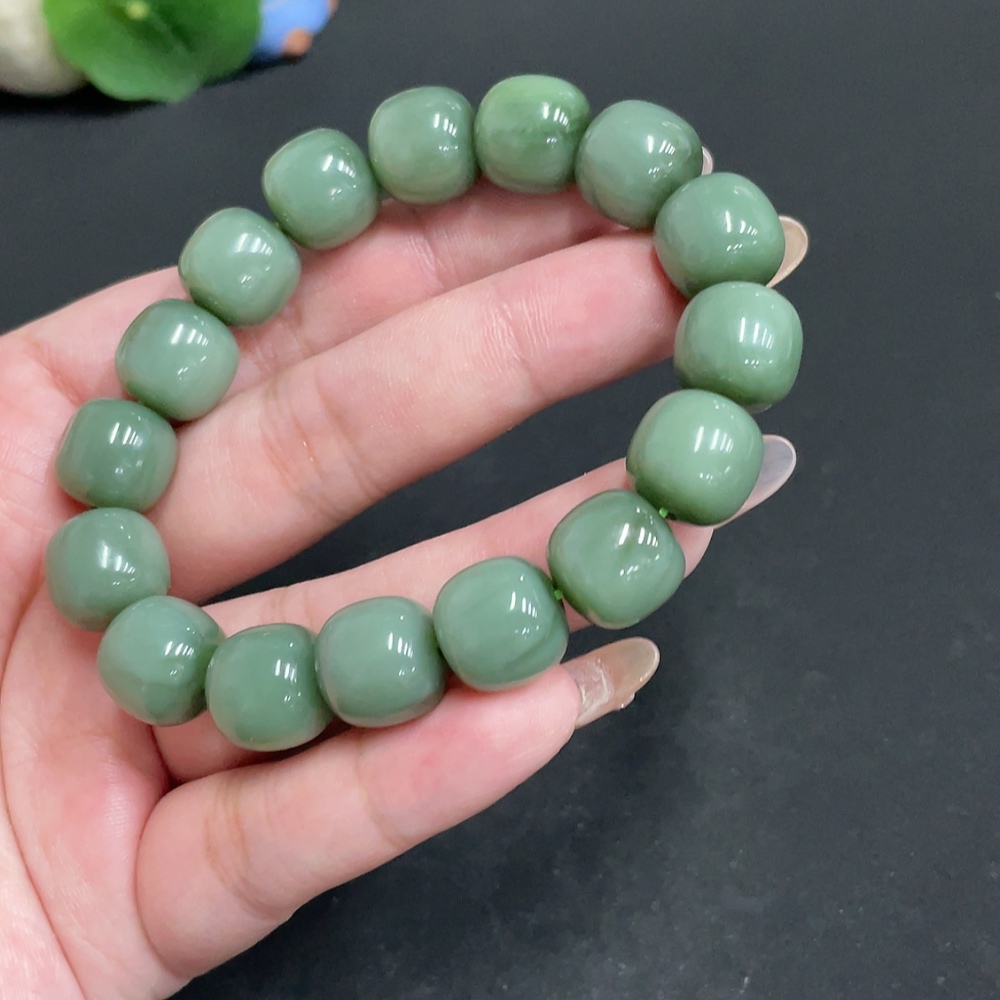 H32780977 Hetian Jade Bracelet, Approx. 12.4 mm Beads, Total Weight Approx. 57.2g