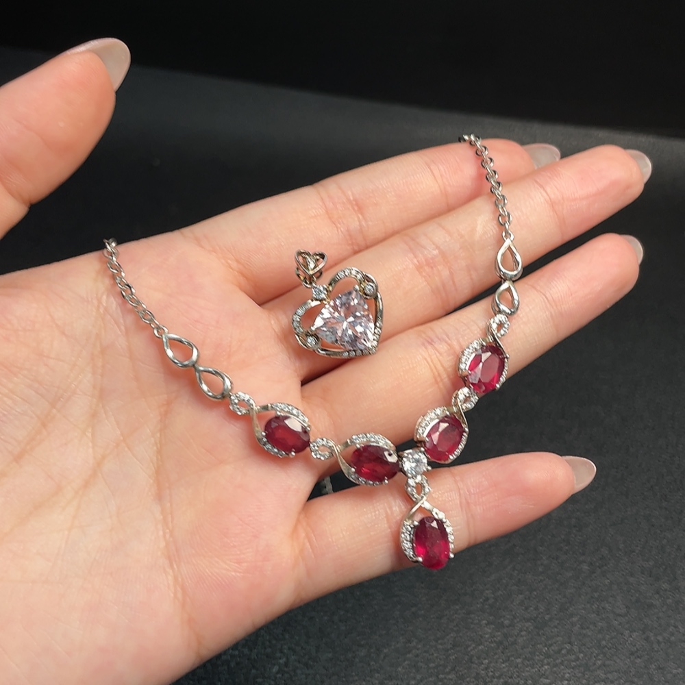 C33890269 Garnet Beaded Necklace + Beryl Pendant (Color Origin Undetermined) Non-Gold Total Weight Approx. 13.45g Sell as a Lot