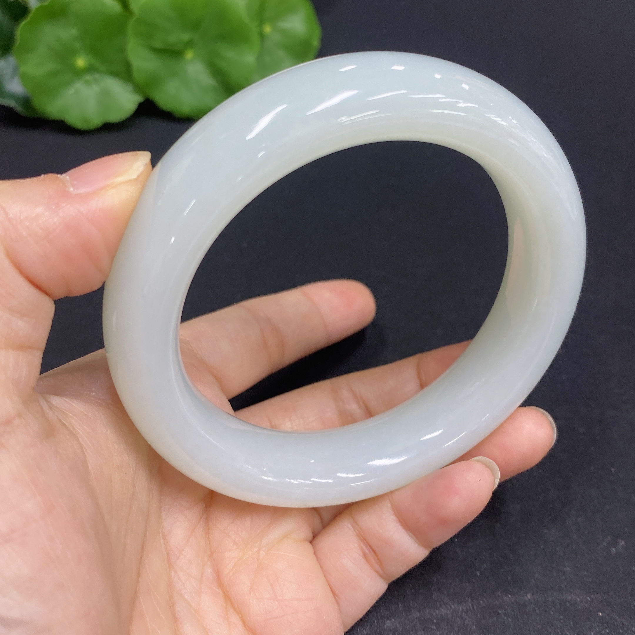 H31667820 Hetian Jade Round Bracelet Size 59.5 Total Weight Approx. 95.3g