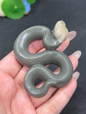 H41946431 寿山石挂件 灵蛇 货品总重约82.9g