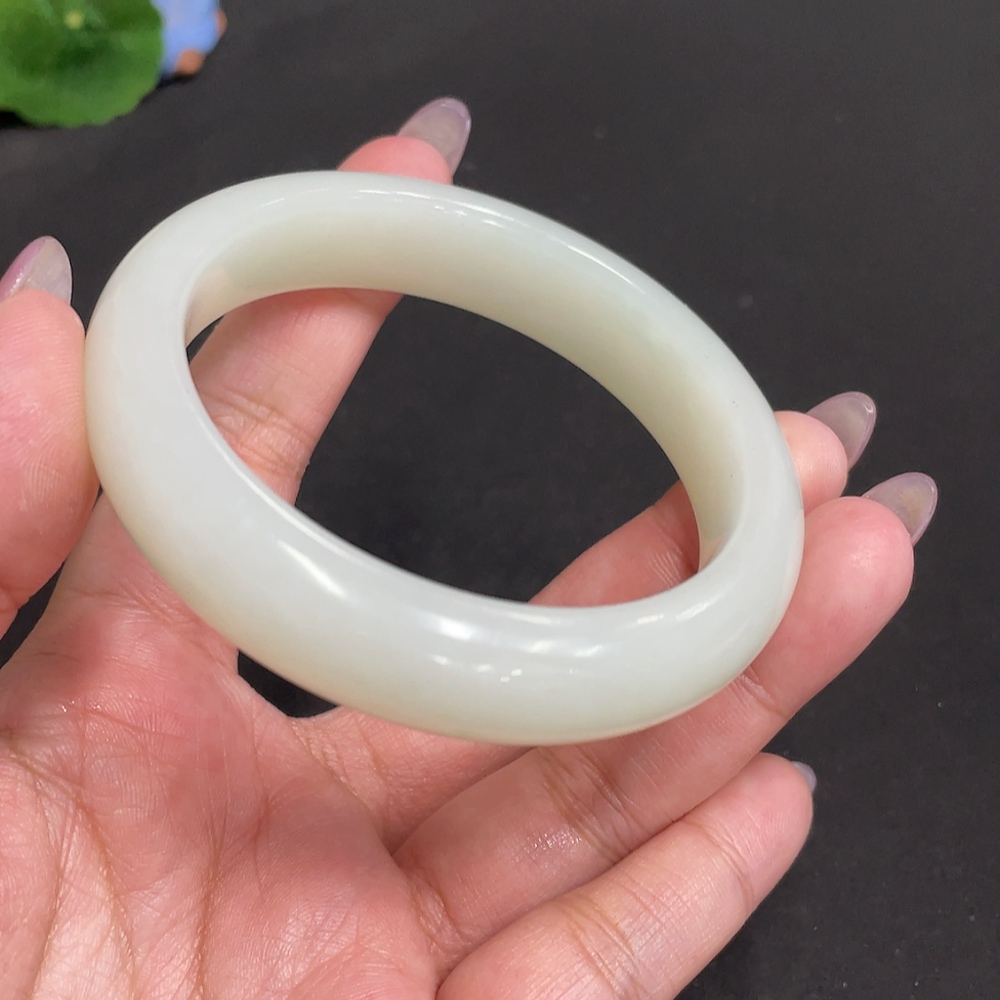 H33864185 Hetian Jade Round Bracelet Size 59.4 Total Weight Approx. 67.8g