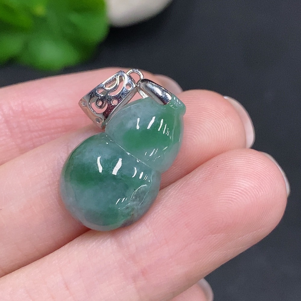 F34003362 Jadeite Gourd Pendant Non-Gold Inlaid Total Weight Approx. 2.8g