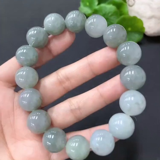 F18959394 Jadeite Bracelet Approx. 13.6mm Beads