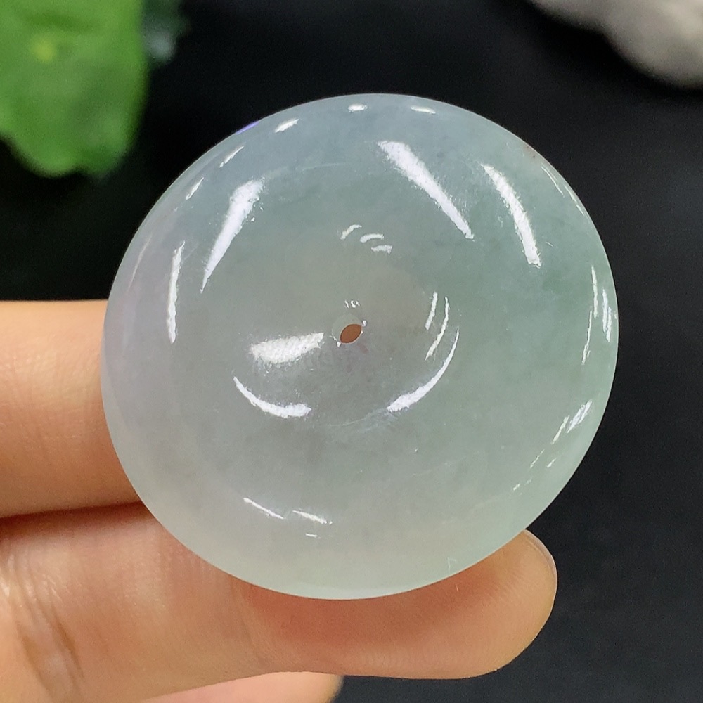 F23560726 Jadeite Peace Knot Total Weight 19.193g
